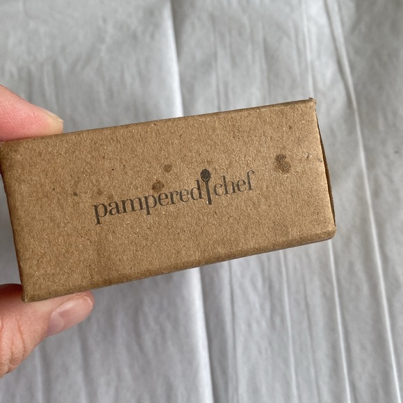 NEW Pampered Chef Brown Sugar Keeper Set of 2 - Picture 6 of 6